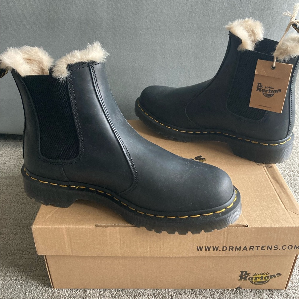Dr. Martens Women's 2976 Leonore Lined Chelsea Boots